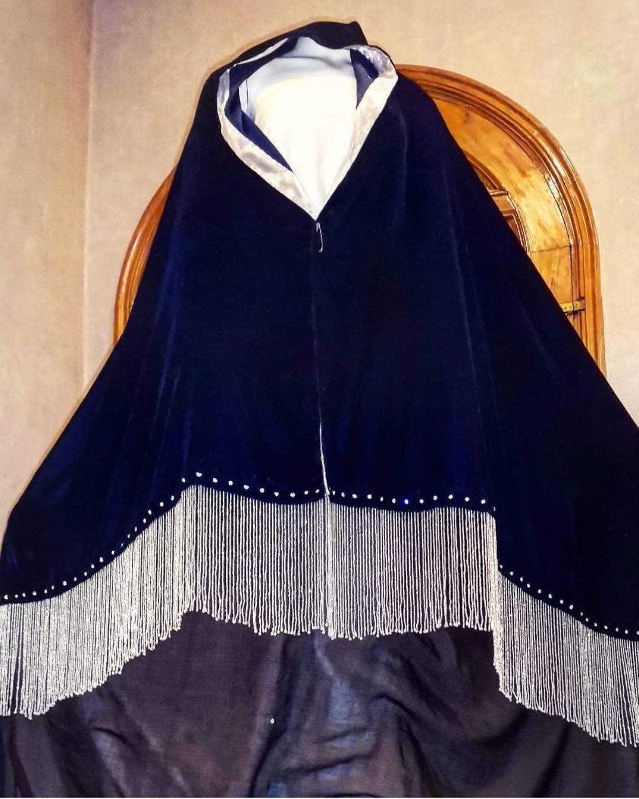 Signature Straight Nug Line Four Corner Shawl