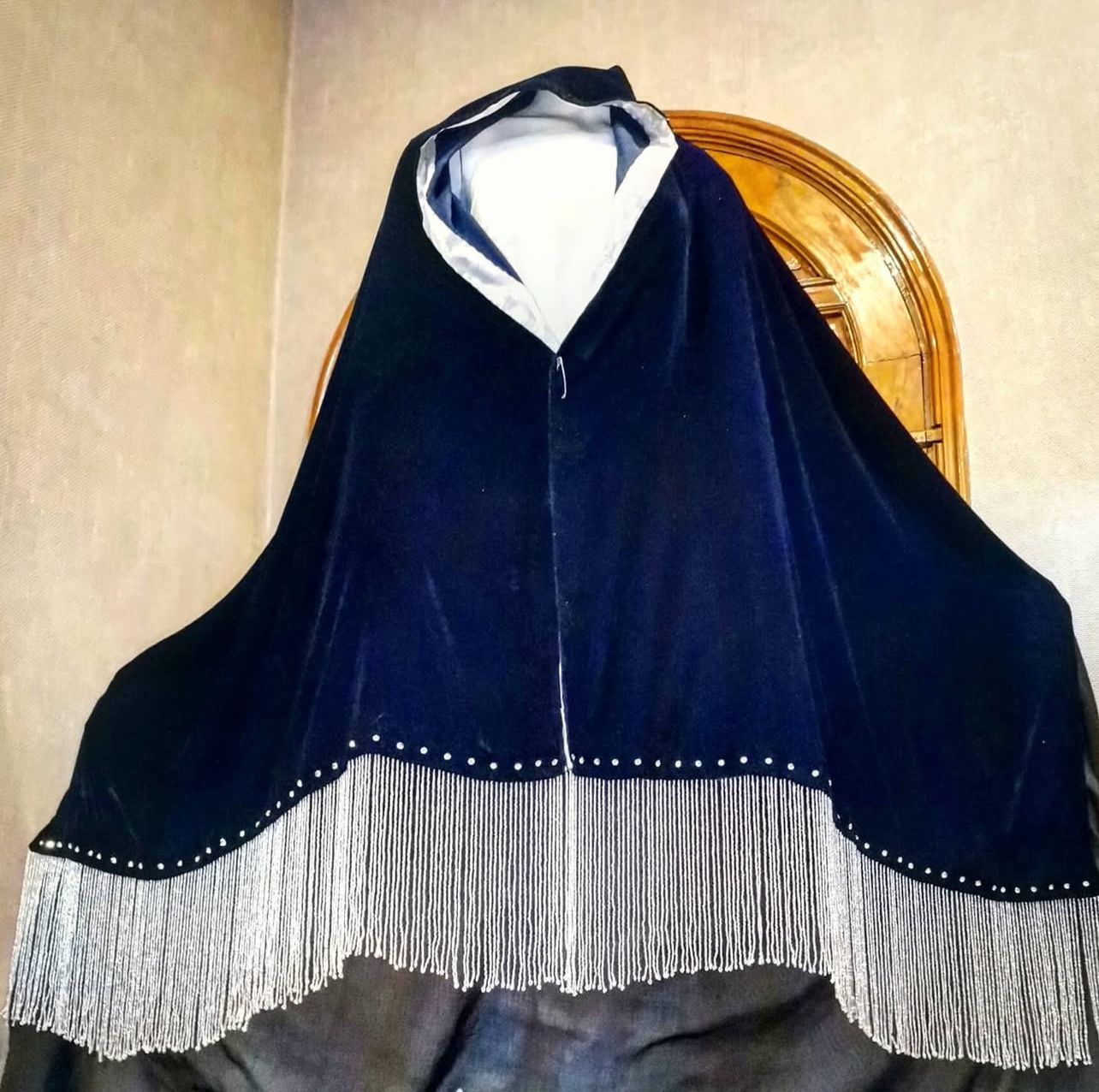 Signature Straight Nug Line Four Corner Shawl